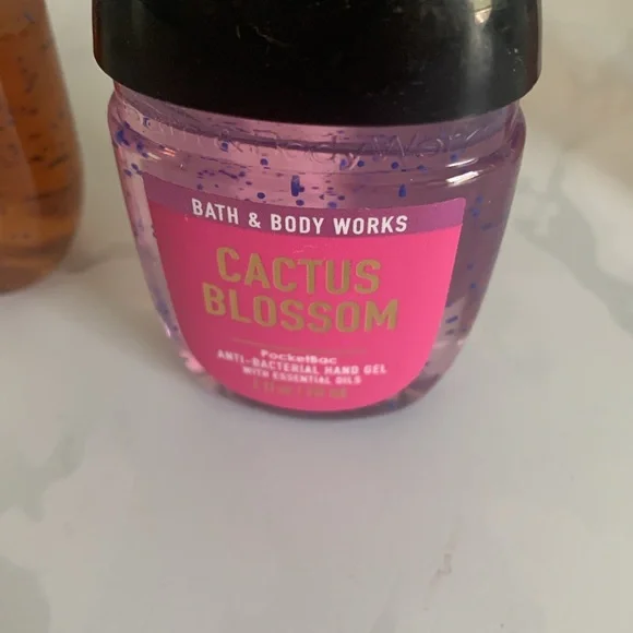 Bath & Body Works Hand Sanitizer Lot of (4) 1oz Bottles new - Picture 3 of 5